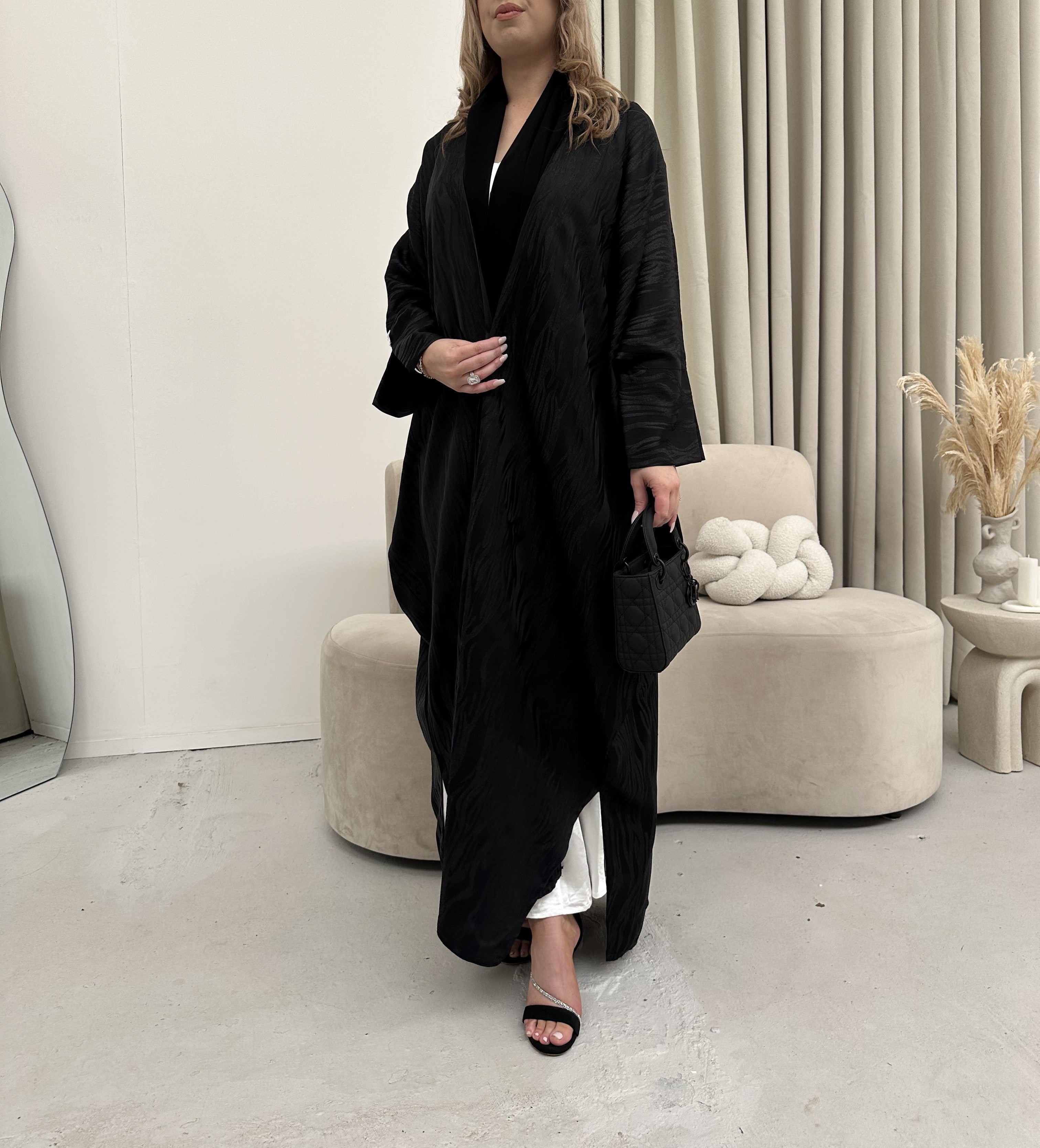 Luxurious Black Open Abaya